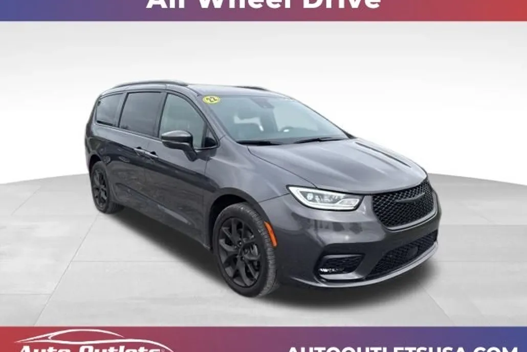 2022 Chrysler Pacifica Limited photo 1