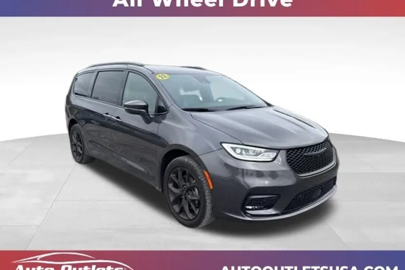 2022 Chrysler Pacifica Limited photo 1