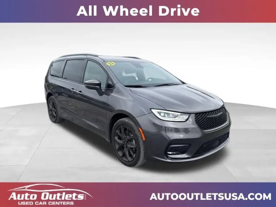 2022 Chrysler Pacifica Limited photo 1