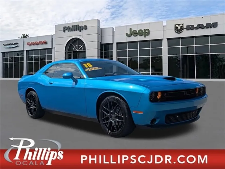 2018 Dodge Challenger SXT photo 1