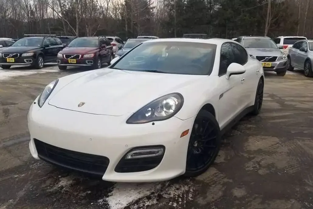 2013 Porsche Panamera GTS photo 1