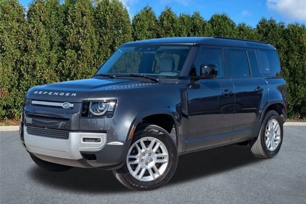 2024 Land Rover Defender 110 S photo 1