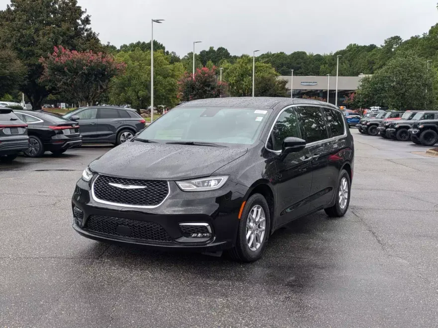 2026 Chrysler Pacifica photo 1