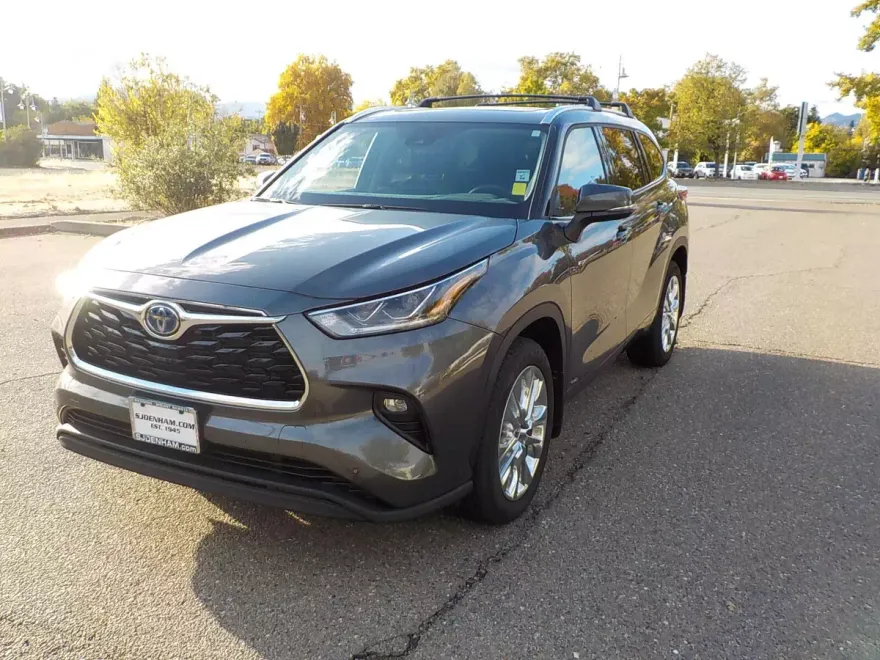 2023 Toyota Highlander Hybrid Limited photo 1