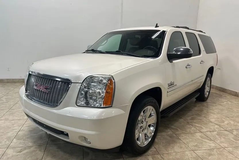 2013 Gmc Yukon XL SLT photo 1