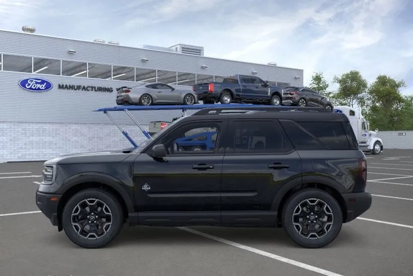 2025 Ford Bronco Sport Outer Banks photo 1
