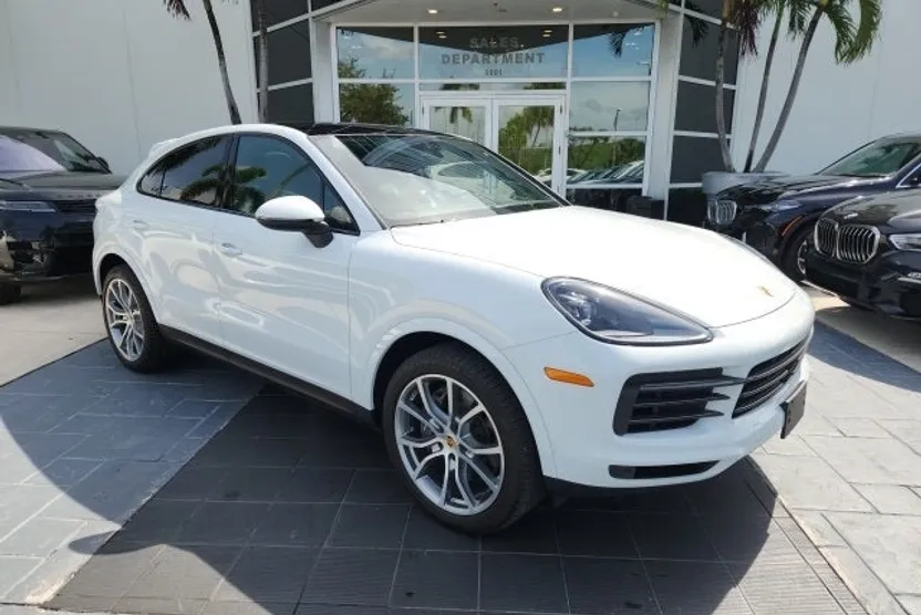 2023 Porsche Cayenne Platinum Edition photo 1