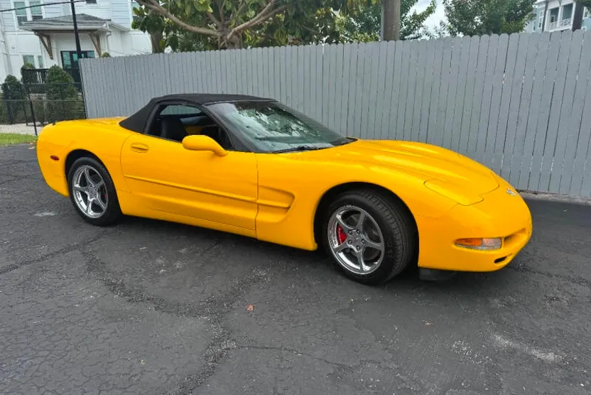 2003 Chevrolet Corvette Convertible photo 1