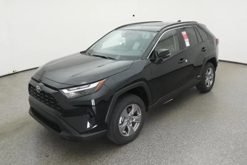 2025 Toyota RAV4 Hybrid XLE photo 1
