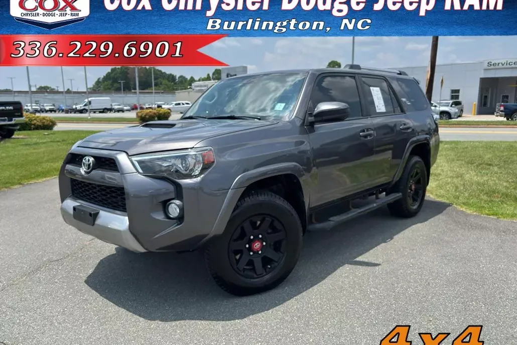 2018 Toyota 4Runner TRD photo 1