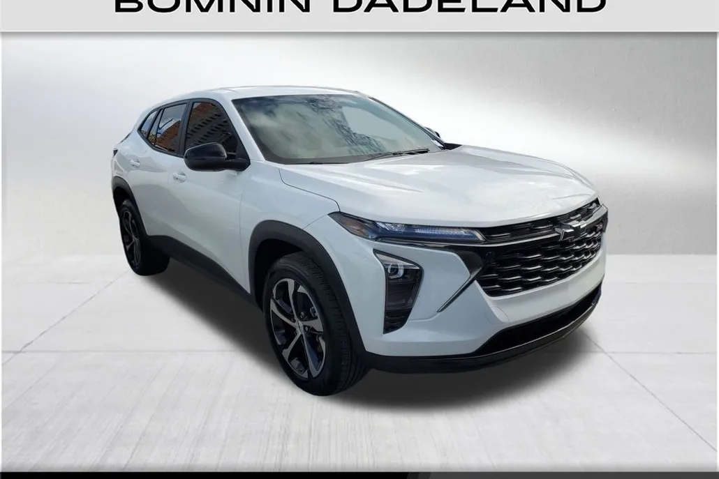 2024 Chevrolet Trax photo 1