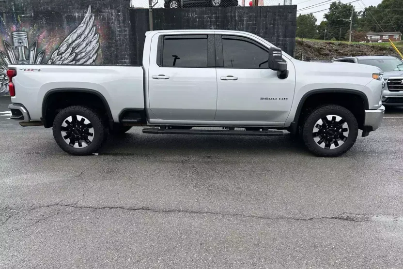 2020 Chevrolet Silverado 2500HD LT photo 1