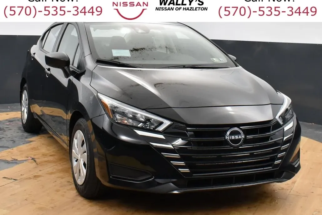 2025 Nissan Versa 1.6 S photo 1