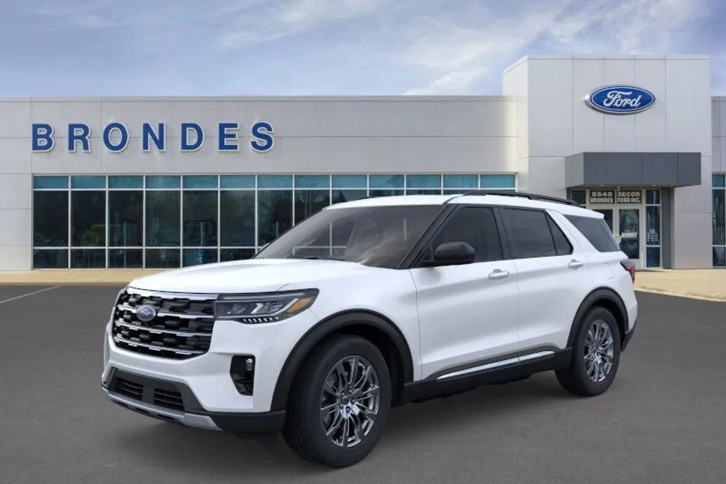 2025 Ford Explorer photo 1