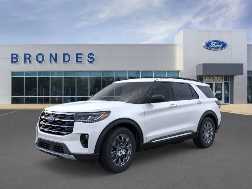 2025 Ford Explorer photo 1
