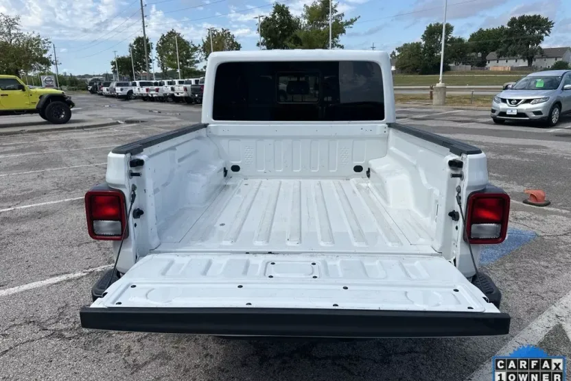 2023 Jeep Gladiator Mojave photo 1