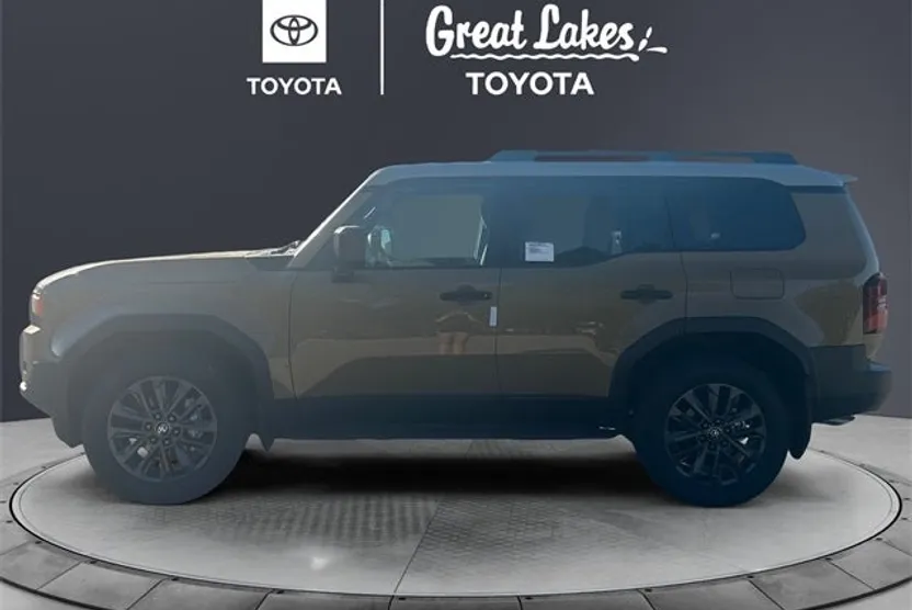 2025 Toyota Land Cruiser Premium photo 1