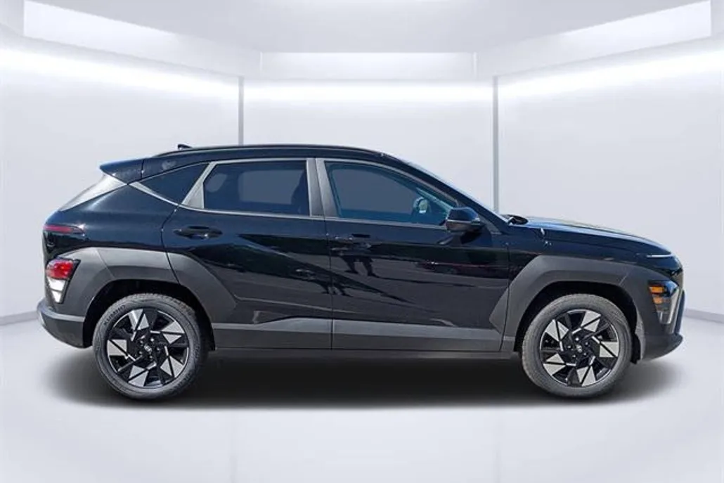 2025 Hyundai Kona SEL photo 1