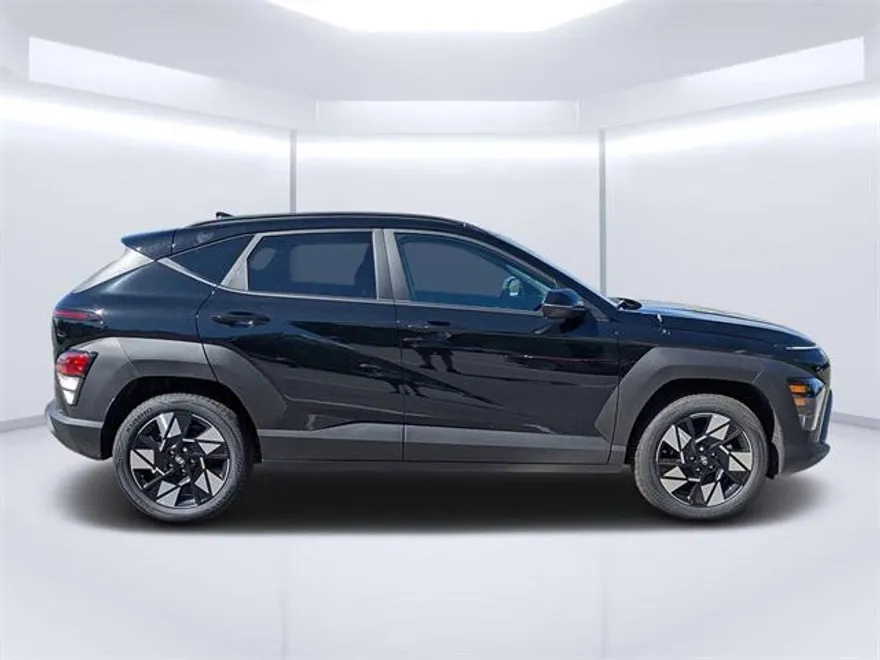 2025 Hyundai Kona SEL photo 1