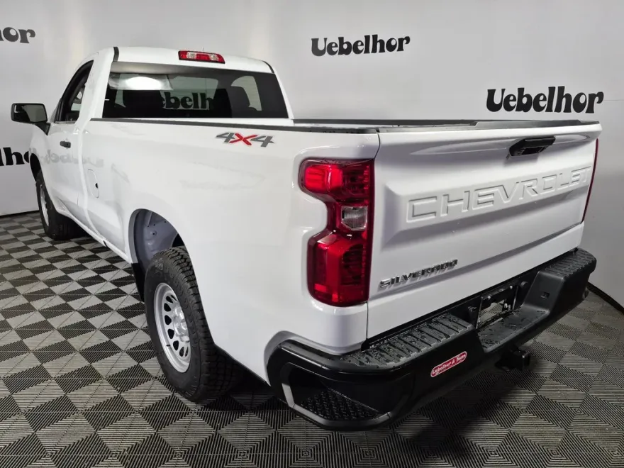 2026 Chevrolet Silverado 1500 photo 1