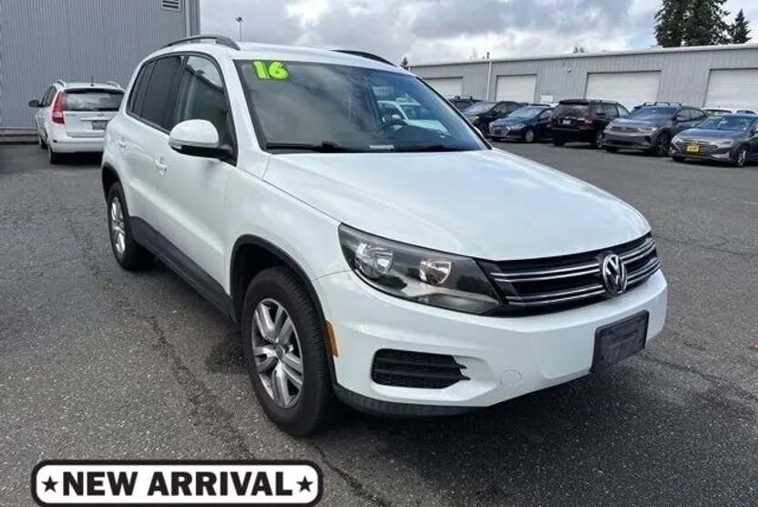 2016 Volkswagen Tiguan S photo 1