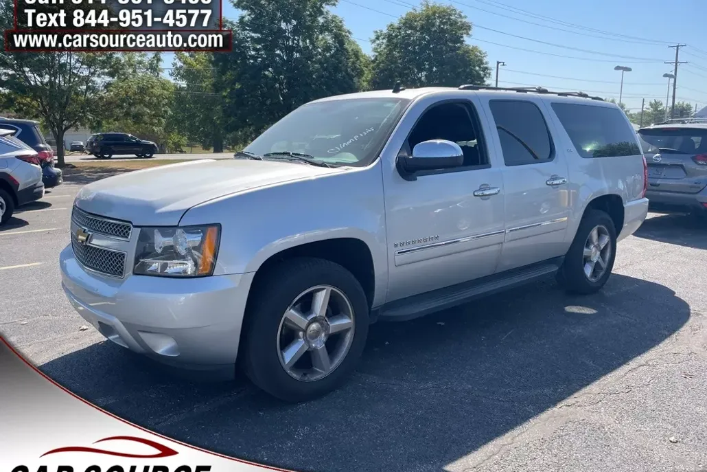 2013 Chevrolet Suburban LTZ photo 1
