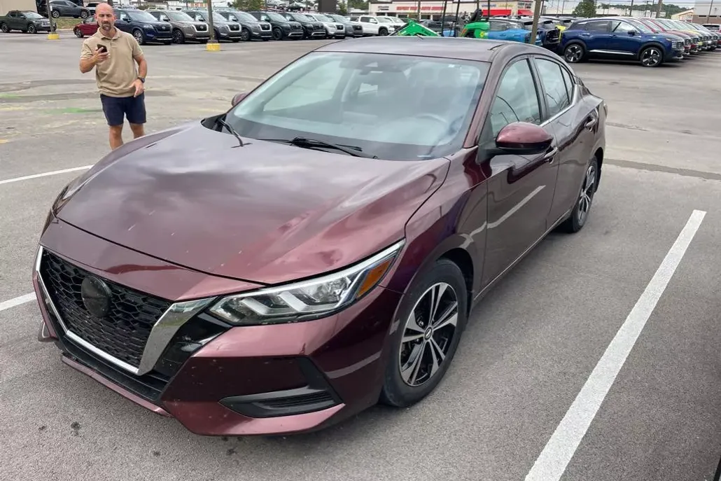 2022 Nissan Sentra SV photo 1
