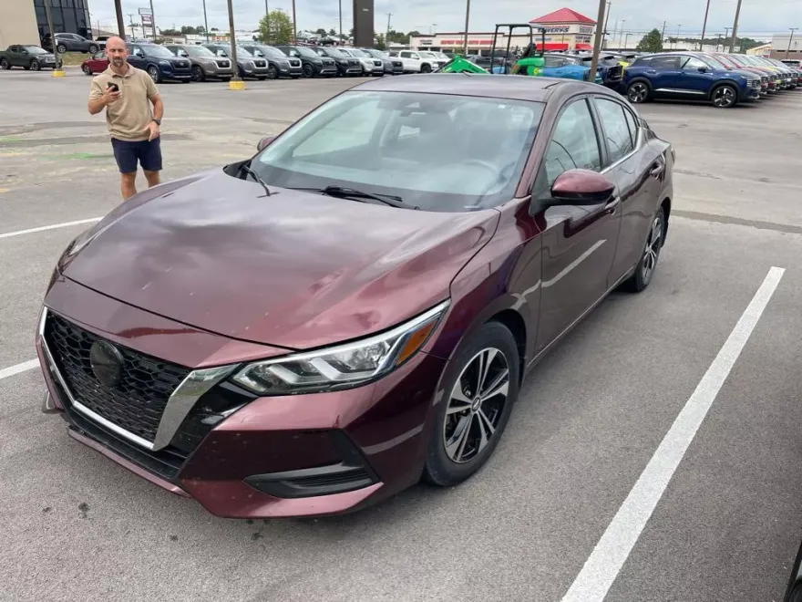 2022 Nissan Sentra SV photo 1