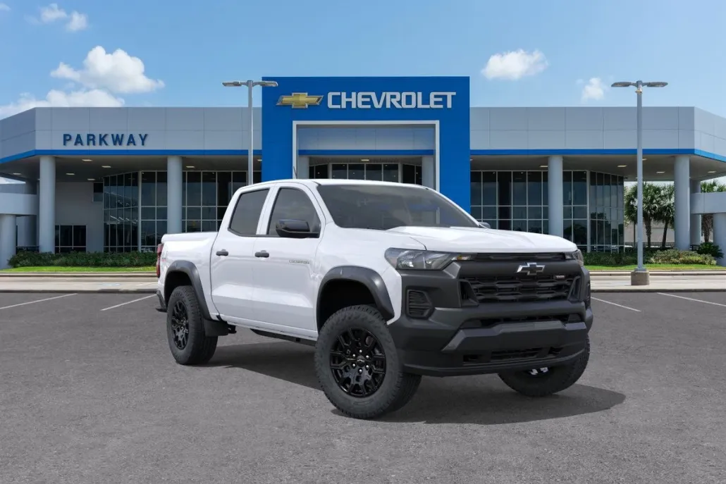 2026 Chevrolet Colorado Trail Boss photo 1