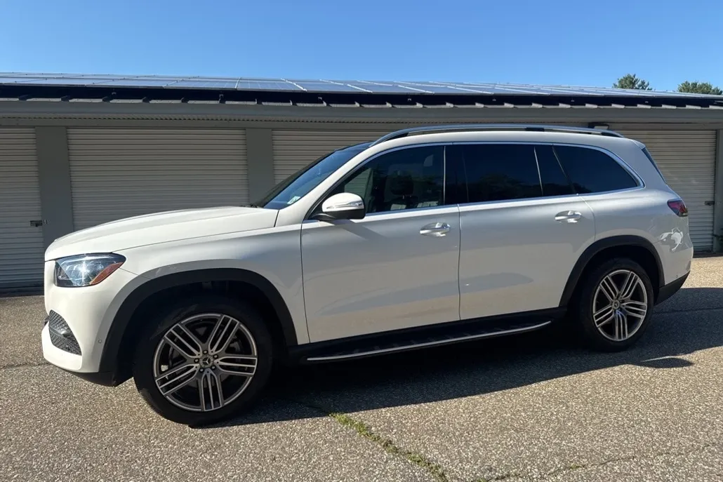 2023 Mercedes Benz GLS 450 4MATIC photo 1