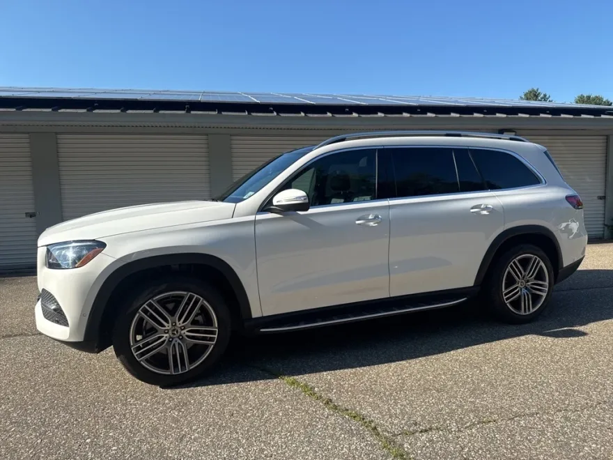 2023 Mercedes Benz GLS 450 4MATIC photo 1