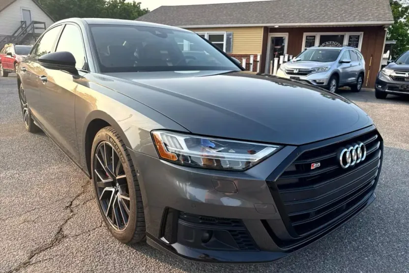 2020 Audi S8 Quattro photo 1