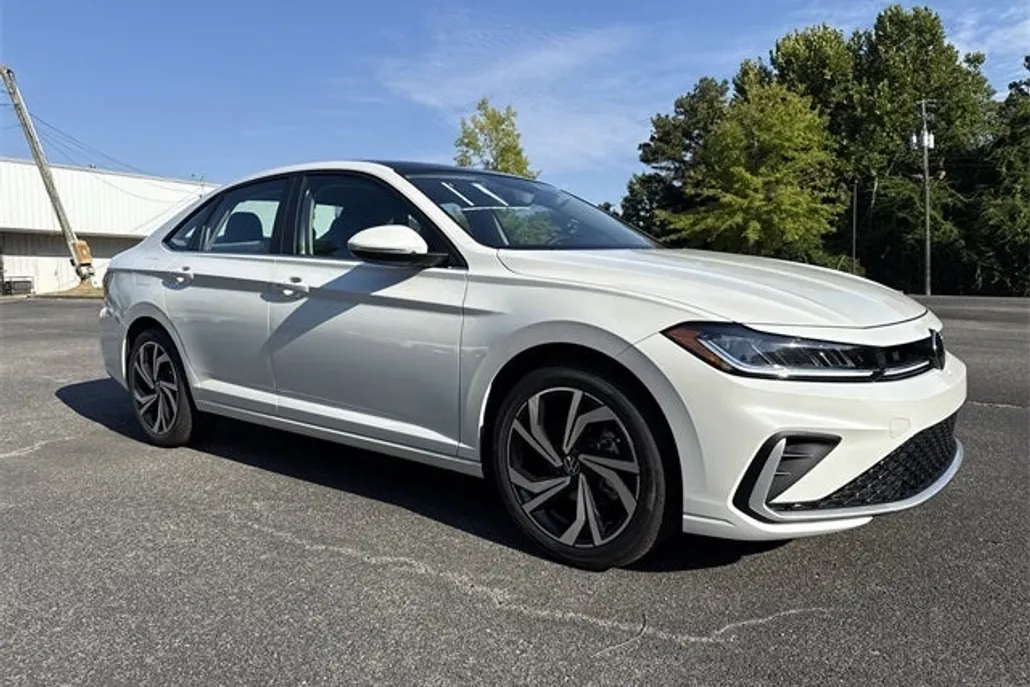 2025 Volkswagen Jetta 1.5T SEL photo 1