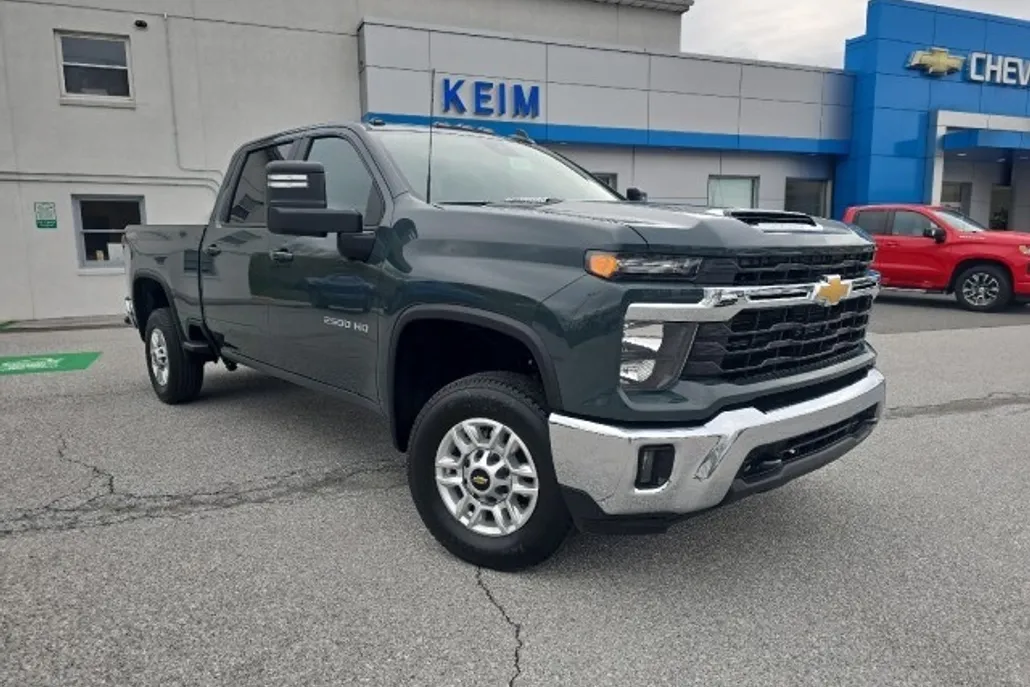2025 Chevrolet Silverado 2500HD LT photo 1