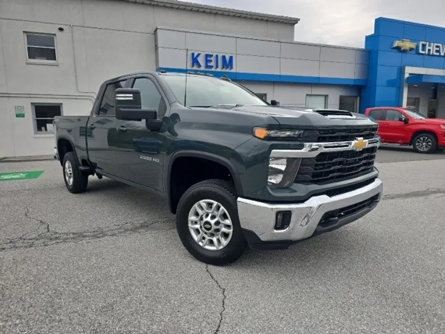2025 Chevrolet Silverado 2500HD LT photo 1