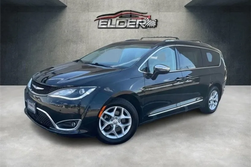 2020 Chrysler Pacifica Limited photo 1