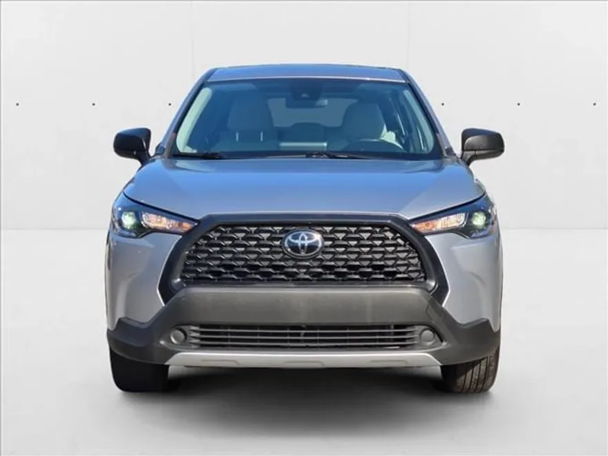 2022 Toyota Corolla Cross L photo 1