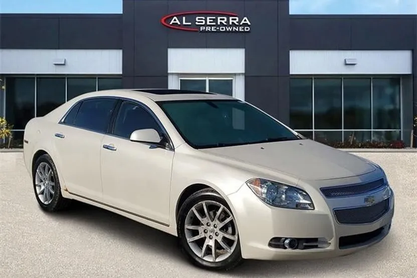 2010 Chevrolet Malibu LTZ photo 1