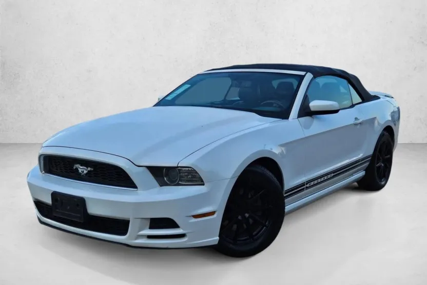 2014 Ford Mustang V6 Premium Convertible photo 1