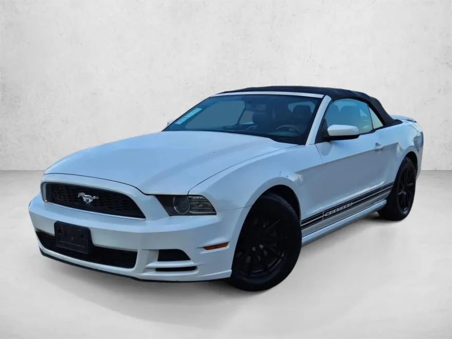 2014 Ford Mustang V6 Premium Convertible photo 1