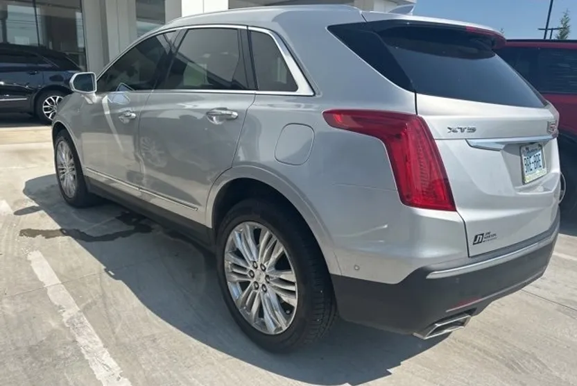 2019 Cadillac XT5 Premium Luxury photo 1