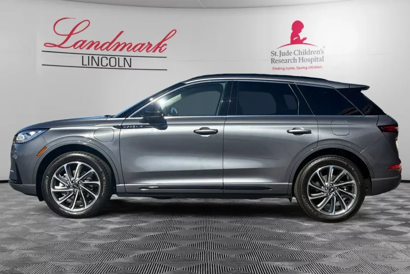 2025 Lincoln Corsair Grand Touring photo 1