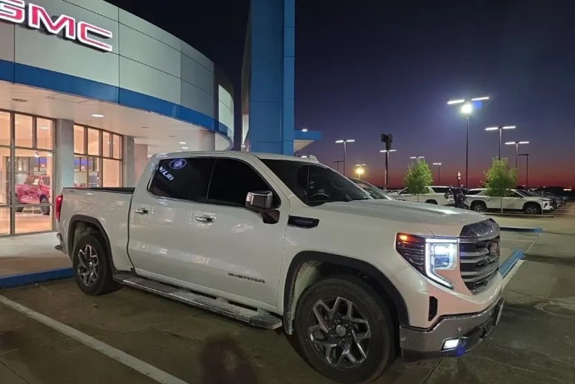 2023 Gmc Sierra 1500 SLT photo 1