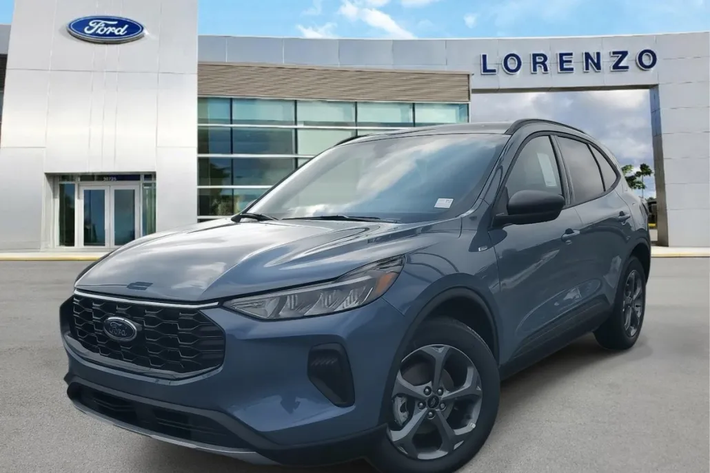 2025 Ford Escape ST-Line photo 1