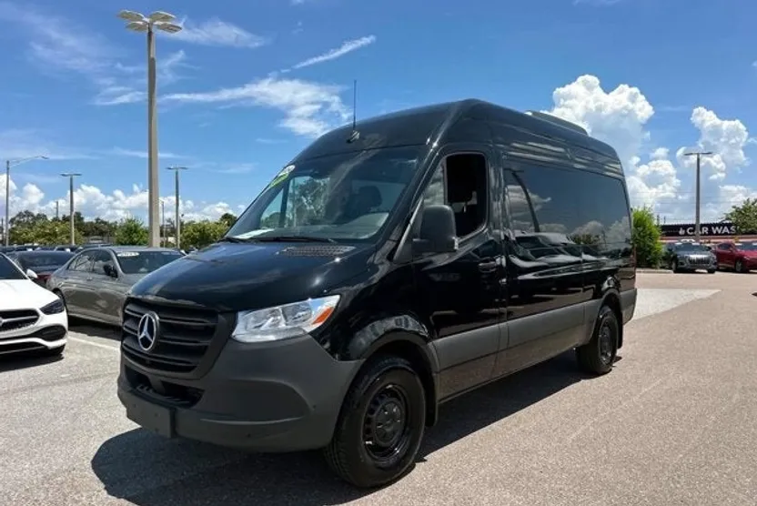 2024 Mercedes Benz Sprinter 2500 144 WB photo 1