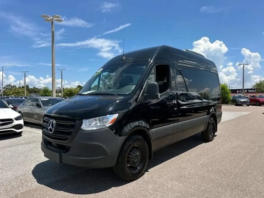 2024 Mercedes Benz Sprinter 2500 144 WB photo 1