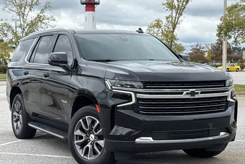2022 Chevrolet Tahoe LT photo 1