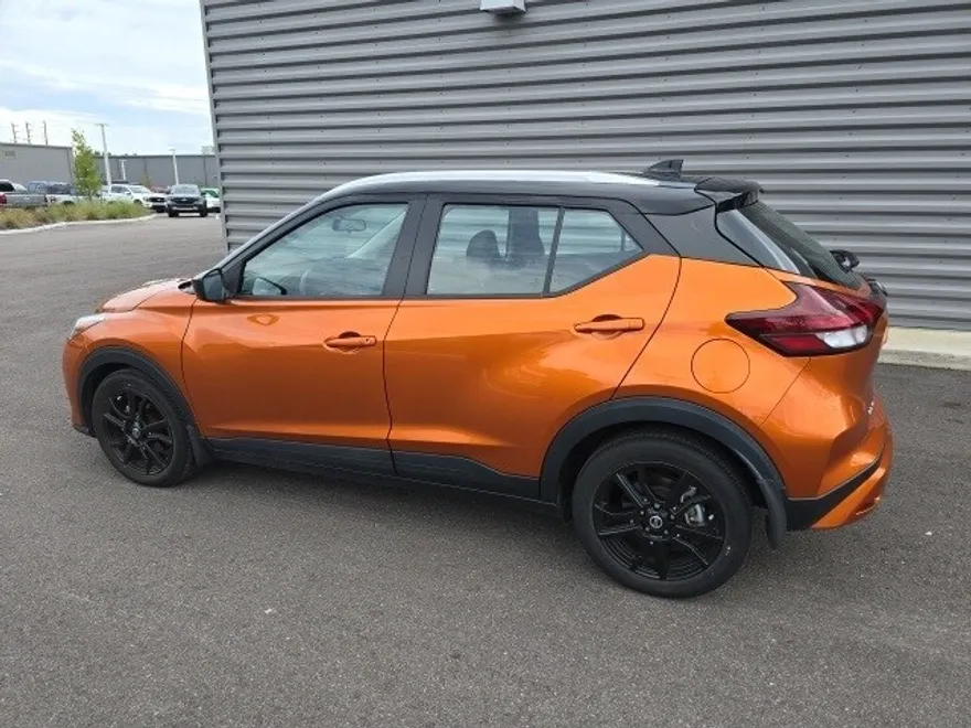2021 Nissan Kicks SV photo 1