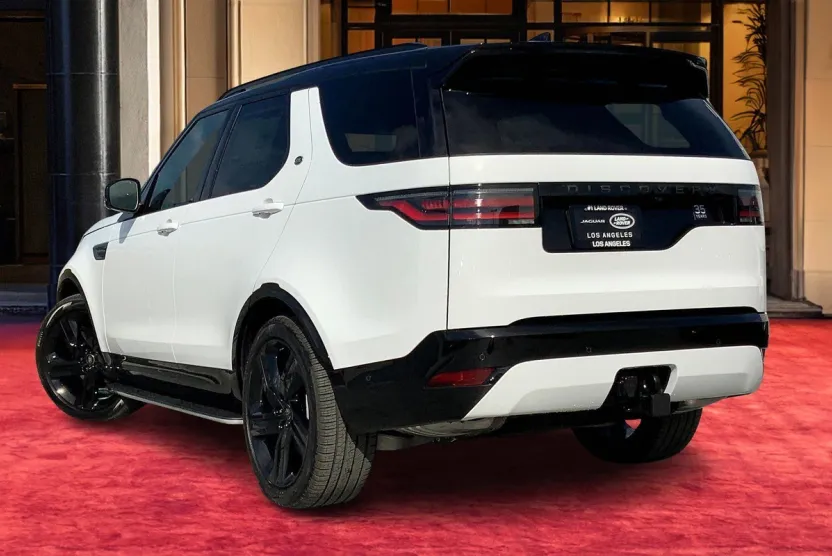 2025 Land Rover Discovery SE photo 1