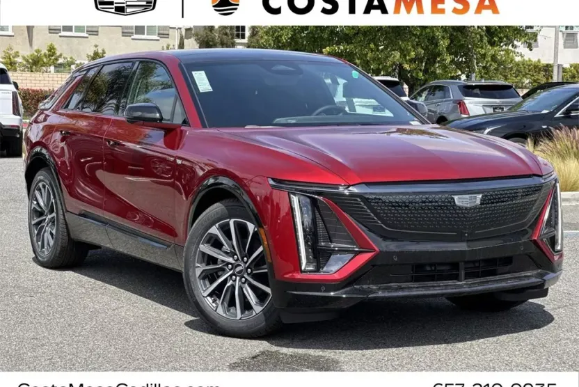 2025 Cadillac Lyriq Sport photo 1